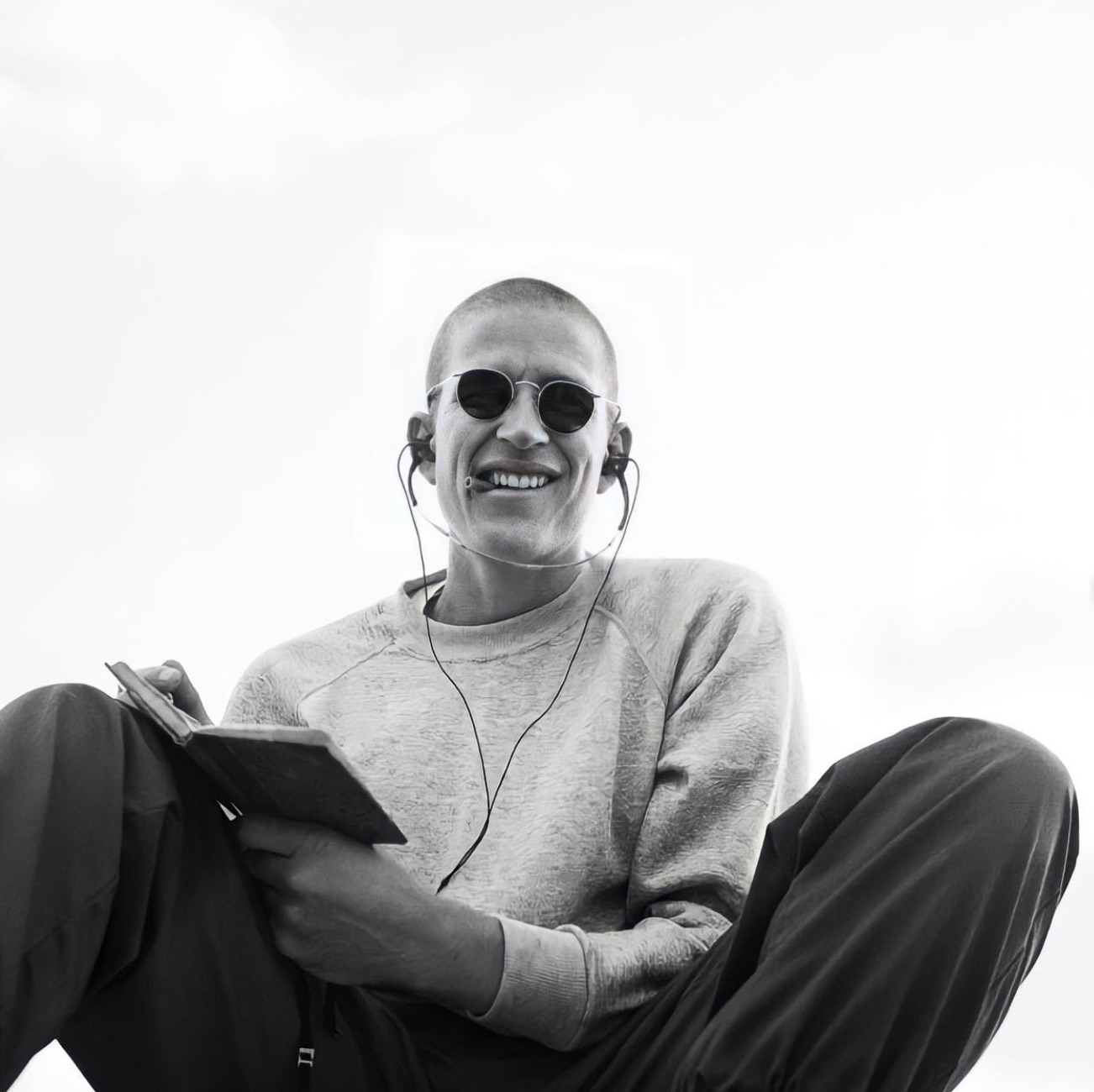 Matthew Modine taking a break 